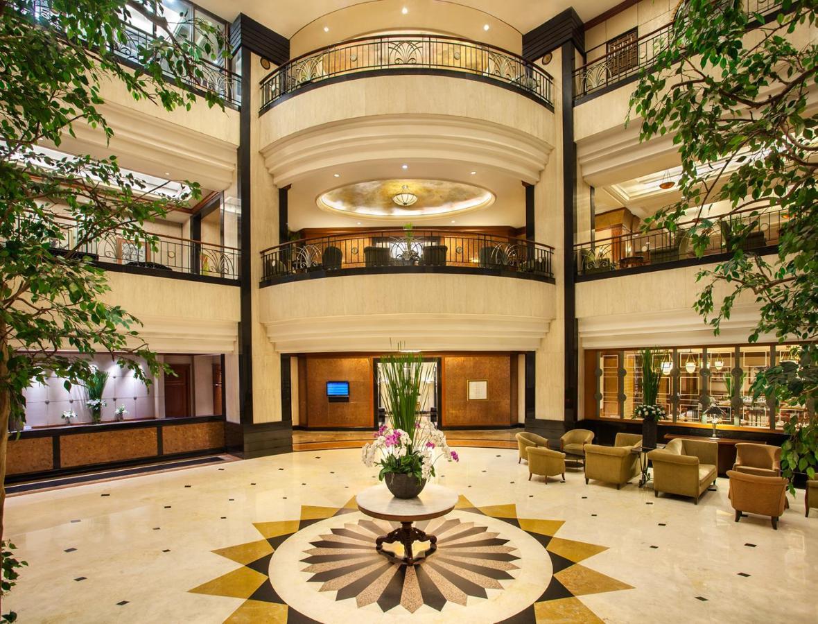 Menara Peninsula Hotel Yakarta Exterior foto